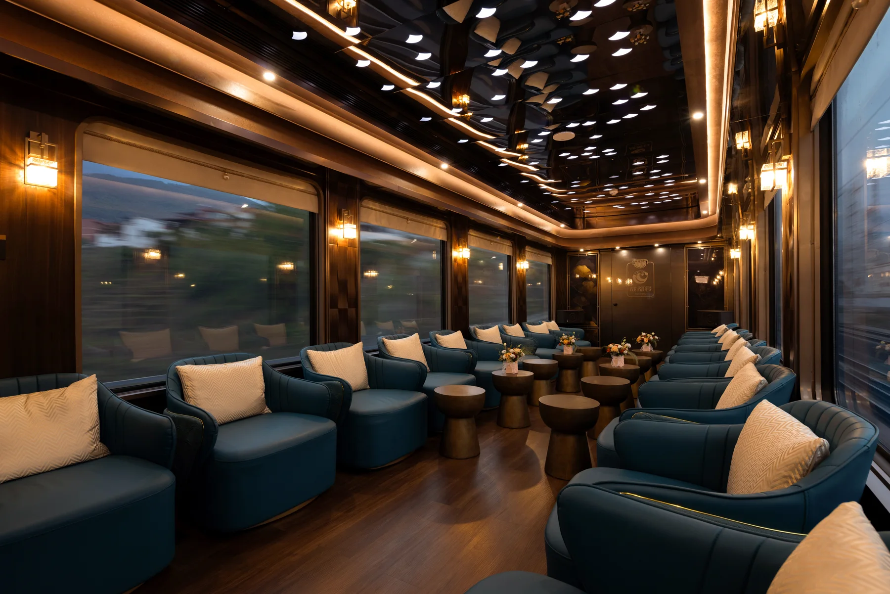 Social carriage aboard the Chengdu Hao