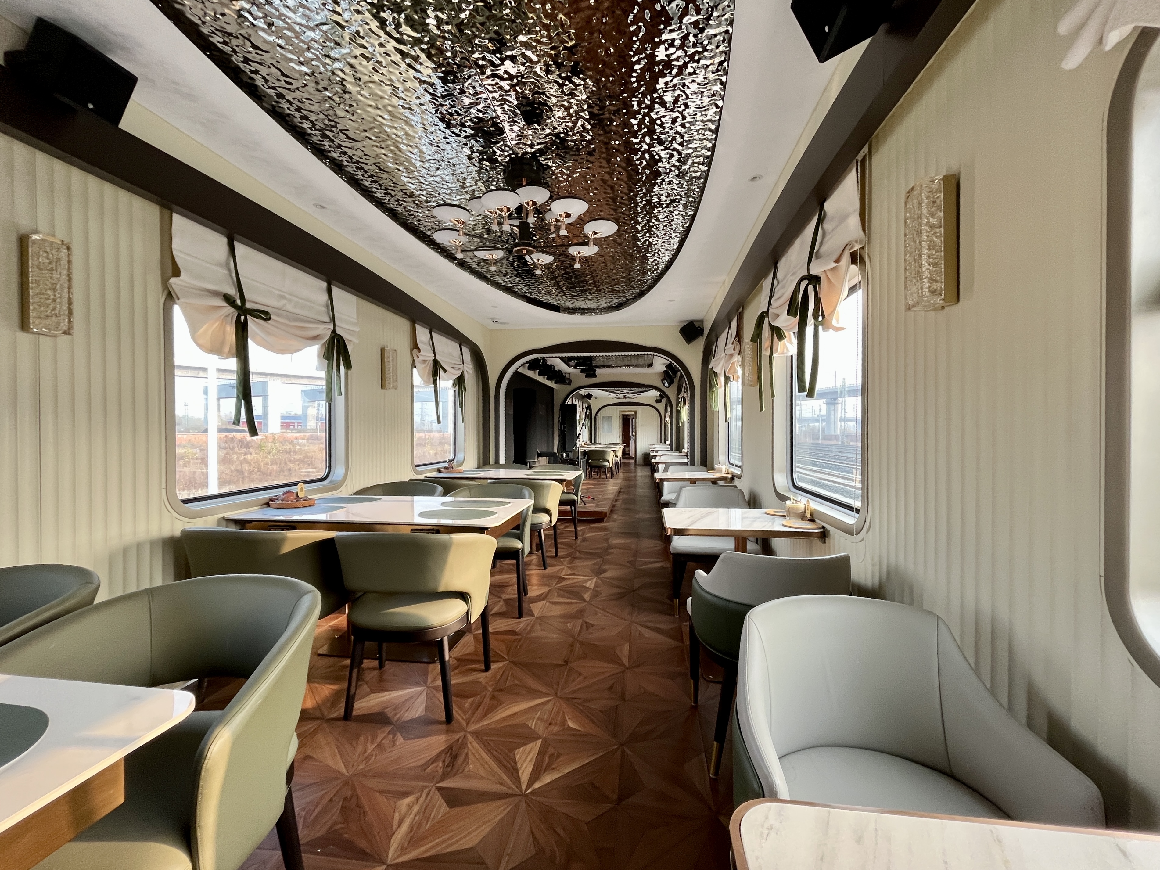 Dining car aboard a Huayun luxury train