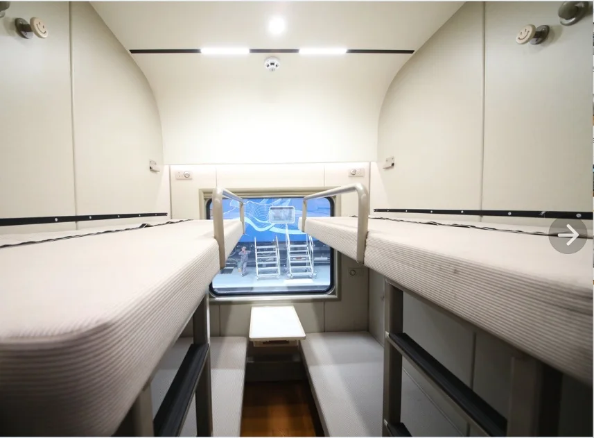 Snow Country Lower Berth