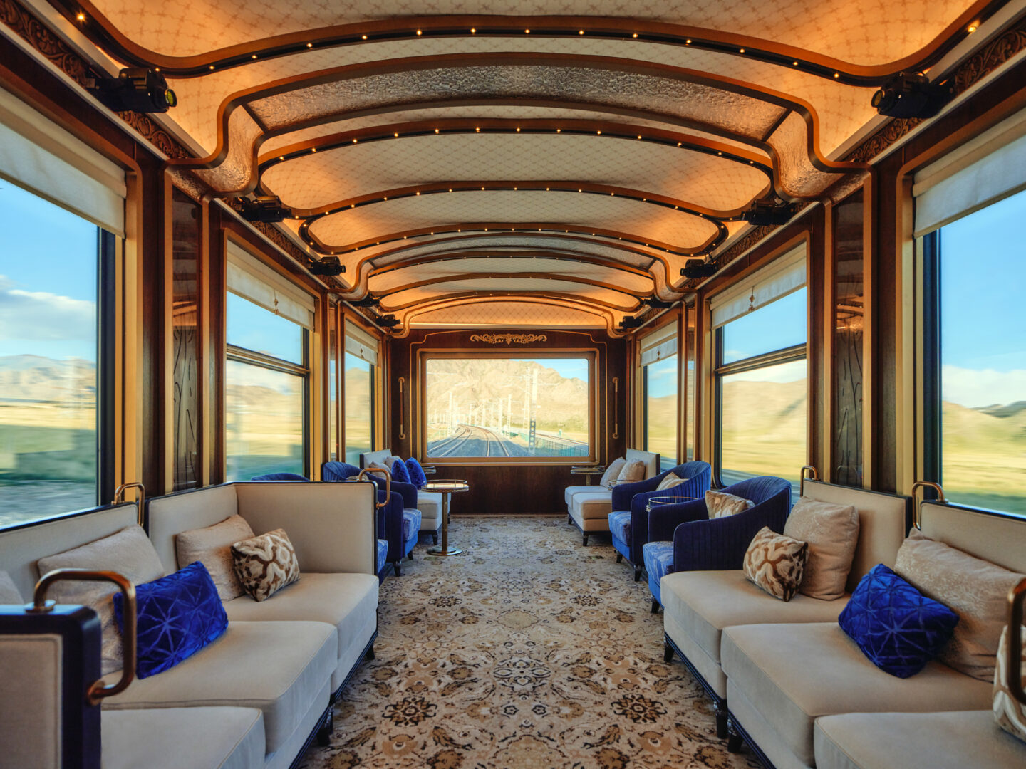 Scenic Hanyuefu Observation Car