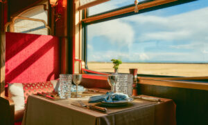 Dining-Car_Highlight
